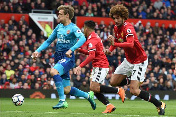 球竞争日益 球竞争日益