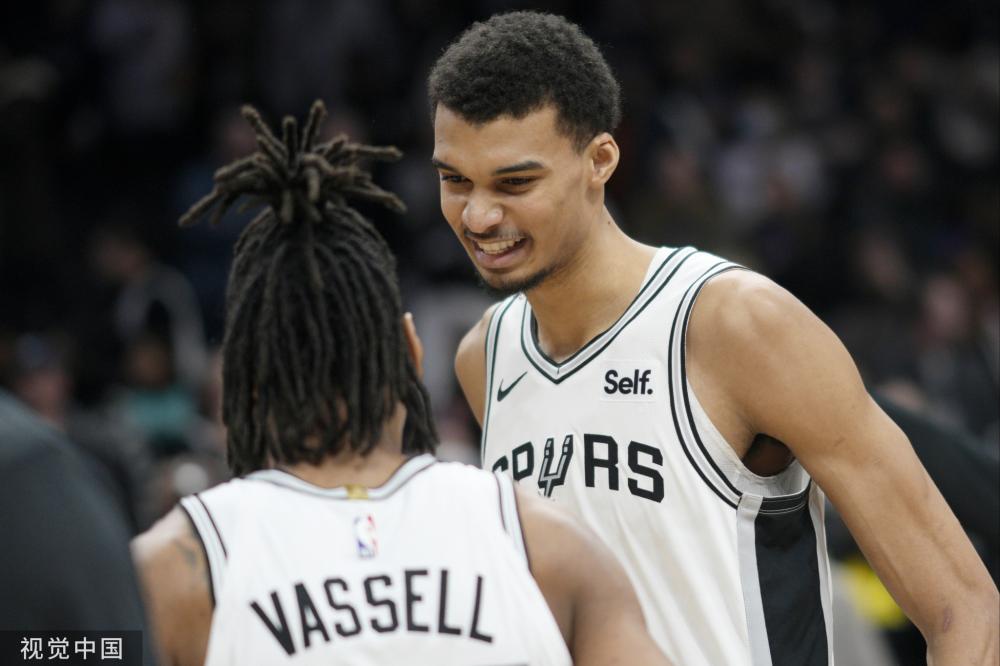 成为本届选 成为本届选